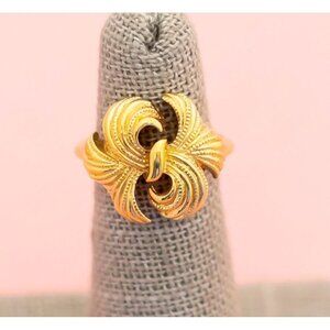 Vintage Art Nouveau Gold Tone Elegant Flower Ring | Size 5 | Avon | H25